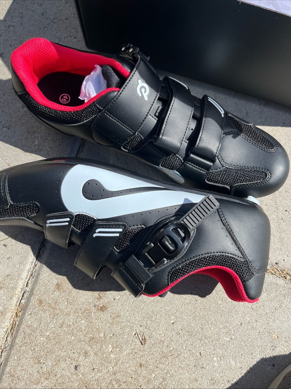 Peloton Cycling Shoes Size 406 US  Black Red